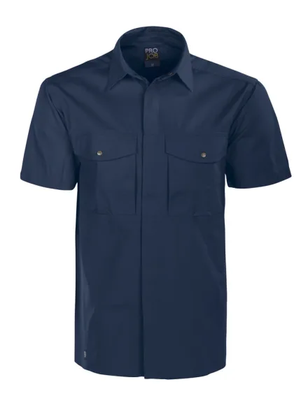 Camicia cotone mezza manica ProJob 5205 — Camicia in twill maniche corte senza cuciture laterali. Allacciatura e tasche con bottoni a pressione.