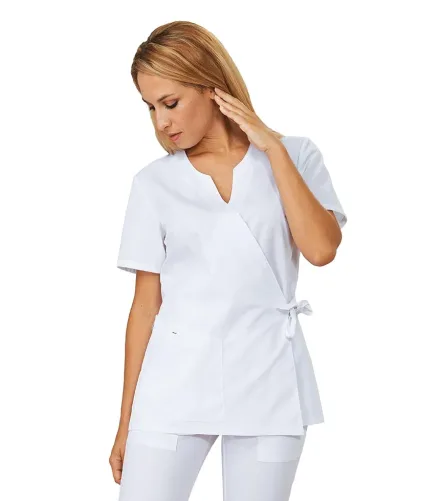 Casacca Cassandra donna manica corta — Casacca Cassandra donna manica corta Siggi, personalizzabile con ricamo. Settori: Centri estetici, Negozi Commercio Servizi, Saloni e Parrucchiere, Wellness e Spa.