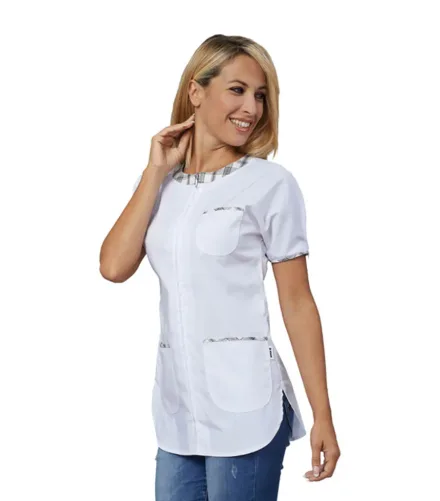 Casacca Gioia donna manica corta — Casacca Gioia donna manica corta Siggi, personalizzabile con ricamo. Settori: Centri estetici, Negozi Commercio Servizi, Sala e Bar.