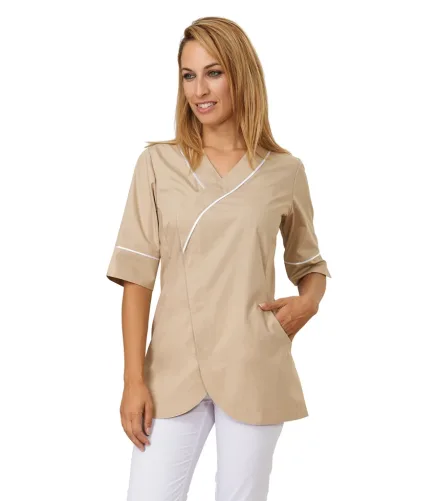 Casacca Payton donna manica corta — Casacca Payton donna manica corta Siggi, personalizzabile con ricamo. Settori: Centri estetici, Negozi Commercio Servizi, Saloni e Parrucchiere, Wellness e Spa.