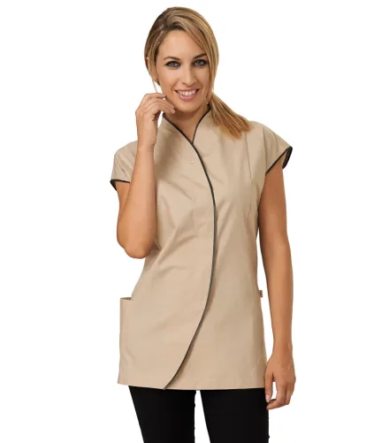 Casacca Scarlett donna manica corta — Casacca Scarlett donna manica corta Siggi, personalizzabile con ricamo. Settori: Centri estetici, Negozi Commercio Servizi, Saloni e Parrucchiere, Wellness e Spa.